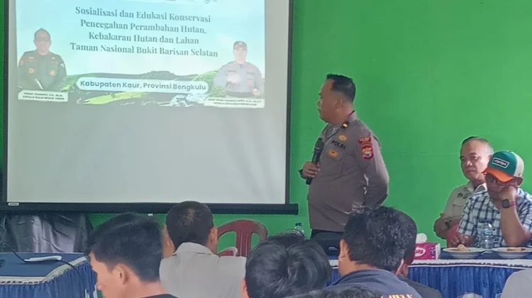 Polres Kaur Dampingi TNBBS Edukasi Cegah Perambahan dan Karhutla