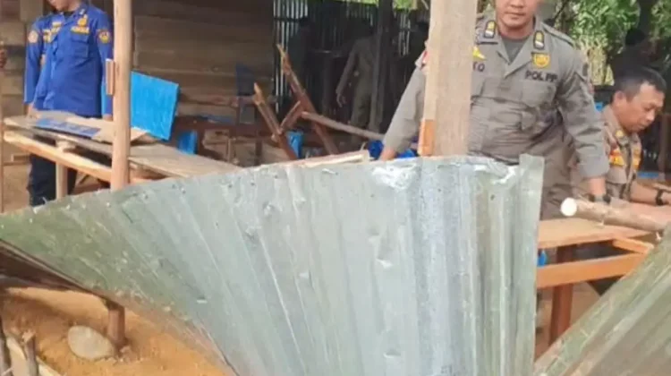 Wakil Buupati BS Pantau Penggusuran Warung Remang-Remang Pasar Bawah