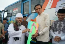 Pemprov Bengkulu Salurkan Bantuan Bis Sekolah ke Pemkab Kaur