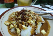 Mengenal Khasnya Tahu Tek, Kuliner Khas Jawa Timur