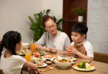 Makan Malam Sehat setelah Salat Tarawih