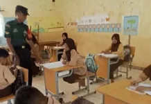 Babinsa Kaur Tengah Laksanakan Giat I love My Country di Sekolah
