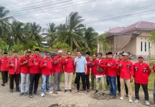 Pemuda Batak Bersatu Kaur Bagi-Bagi Takjil