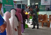 Danramil Pino Gelar Bakti Sosial Pembagian Sembako