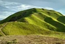 Mengenal Pulau Samosir dengan Kekayaannya