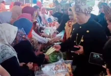 Bupati BS Pantau Pasar Tani dalam Rangka HUT Kabupaten