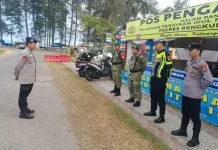 Babinsa Koramil Manna Aktif Pengamanan di Pos Mudik Lebaran