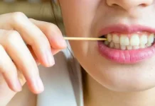 Kebiasaan Mencungkil Gigi, Sepele tapi Berisiko