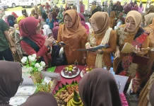 Dorong Kreativitas Perempuan DWP Kabupaten Kaur Lomba Tumpeng Kreasi