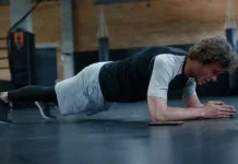 Perbandingan Efektivitas antara Latihan Plank dan Sit Up Bagi Tubuh