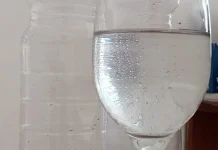 Dilema Gelas: Mana yang Lebih Sehat, Air Dingin atau Air Hangat?