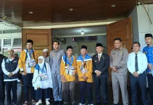 Bupati Kaur Melepas Keberangkatan Calon Jemaah Haji Kaur menuju Kota Bengkulu