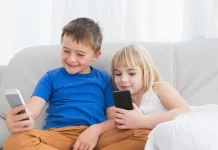 Membangun Etika Digital sejak Dini Melalui Penggunaan Ponsel Secara Bijak