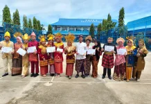 SMPN 4 Bengkulu Meriahkan Hardiknas dengan Lomba Busana Adat Nasional