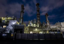 Saatnya Sektor Industri Beralih Total ke Energi Terbarukan