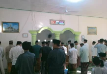 Warga Tanjung Pandan Khusyu Laksanakan Sholat Idul Adha
