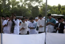 Bupati dan Wabup Kaur Sholat Idul Adha Bersama Masyarakat di Tanjung Kemuning