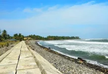 Melirik Keindahan Pantai Hili Semidang Gumay Kaur