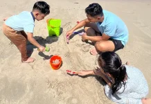 Bermain Pasir Pantai, Cara Seru Mengasah Kreativitas Anak Saat Liburan