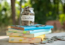Pentingnya Membangun Budaya Literasi Keuangan sejak Masa Kuliah