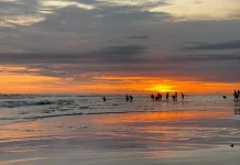 Menikmati Senja di Pantai Panjang, Cara Sederhana Lepas Penat di Sore Hari