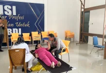 Polres Kaur Gelar Donor Darah dan Sunat Massal