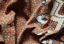 Metode Pewarnaan Alami Kain Batik Menggunakan Ekstrak Kulit Kayu Mahoni