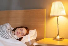 Tidur dengan Lampu Menyala, Baik atau Tidak bagi Kesehatan?