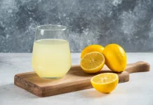Cara Membuat Pembersih Kaca Alami dari Air Perasan Lemon