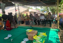 Kapolres Bengkulu Utara Salurkan Bantuan Sosial Korban Kebakaran di Desa Senali