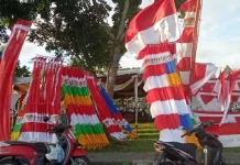 Penjual Pernak-pernik Agustusan Mulai Ramai di Lapangan Merdeka Bintuhan