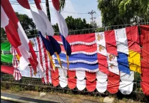 Menjelang 17 Agustus, Pernak-Pernik Merah Putih Mulai Ramaikan Ruas Jalan