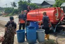 Musim Kemarau Berkepanjangan, BPBD Salurkan Bantuan Air Bersih ke Desa