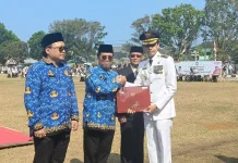 Tiga ASN Pemkab Kaur Terima Satyalancana Karya Satya pada HUT ke-81 RI