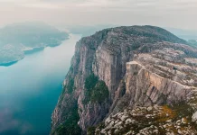 Keajaiban Preikestolen: Tebing Bak Mimbar Alam Memukau di Norwegia