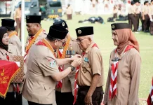 Empat Penggerak Pramuka Kaur Terima Penghargaan Pancawarsa pada Hari Pramuka ke-6