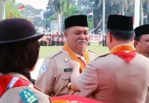 Bupati Bengkulu Selatan Rifai Terima Lencana Melati di Hari Pramuka ke-65