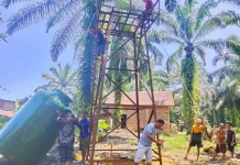 Babinsa Koramil Pino Monitoring Pembangunan Sumur Bor Ulu Manna