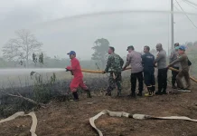 Kebakaran Lahan Padang Petron, Polres Kaur Turunkan Kendaraan AWC