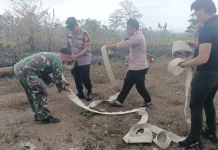 Babinsa Koramil Kaur Selatan Bersama Tim Gabungan Padamkan Kebakaran Lahan