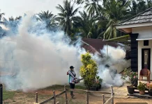 12 Warga Desa Karang Dapo Terjangkit DBD, Puskesmas Mentiring Lakukan Foging