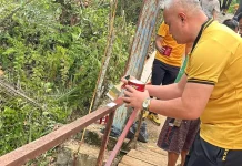 Baru Menjabat, Kapolres Kaur Turun Langsung Perbaiki Jembatan Merah Putih Desa Kep