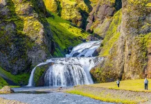 Pesona Stjórnarfoss dan Lanskap Ngarai Basalt di Islandia Selatan