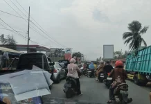 Antrean Panjang Kendaraan di POM Kaur Disayangkan Masyarakat