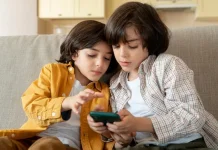 Langkah Praktis Lindungi Anak dari Dampak Negatif Media Sosial