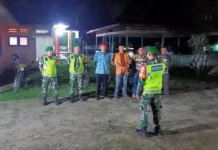 Babinsa Koramil Pino Sosialisasi Bahaya Karhutla Kepada Masyarakat