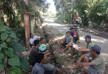 Babinsa Koramil Manna Intens Jaring Komunikasi Bersama Warga Desa Binaan