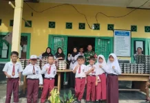 Babinsa Koramil Kaur Tengah Monitoring Pendistribusian MBG