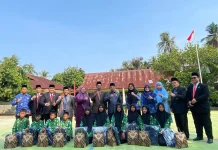 Kemenag Kaur Salurkan Santunan kepada 20 Siswa MTsN 2 dan Warga Fakir Miskin