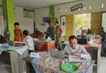 Babinsa Koramil Manna Hadiri Seleksi Pemilihan Perangkat Desa